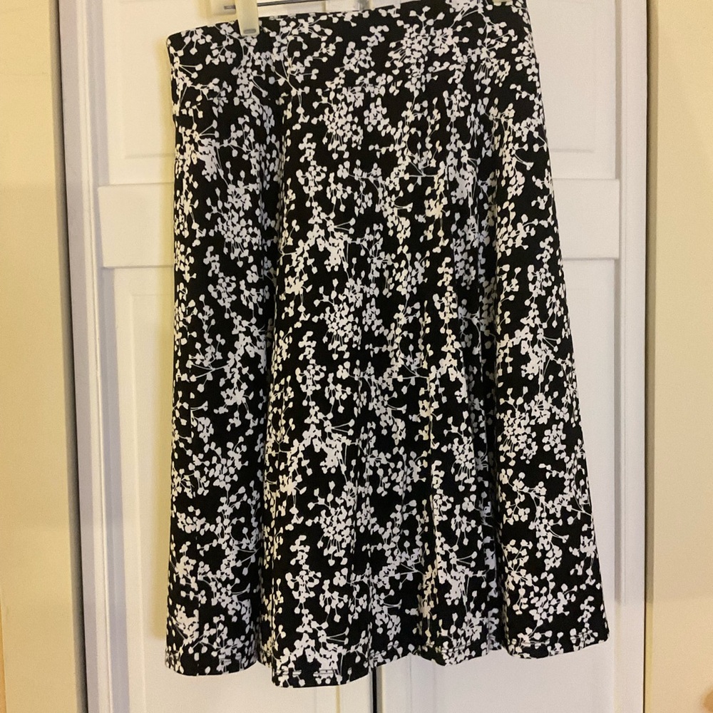 Talbots black and white floral skirt